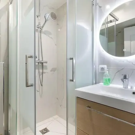 Grands Boulevards 52 Cosy 1br-4p Apartment Paris