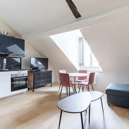 Grands Boulevards 52 Cosy 1br-4p * Paříž