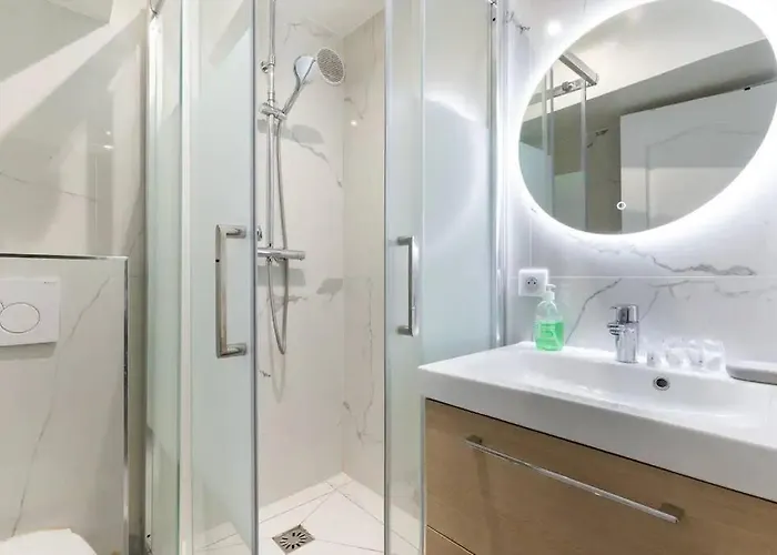 Grands Boulevards 52 Cosy 1br-4p Apartment Paris